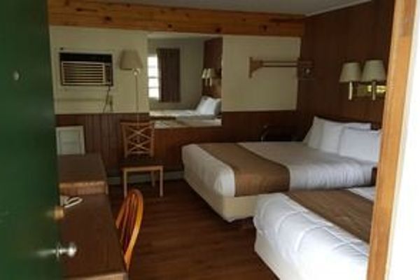 Budget Host Inn (Detroit Lakes)